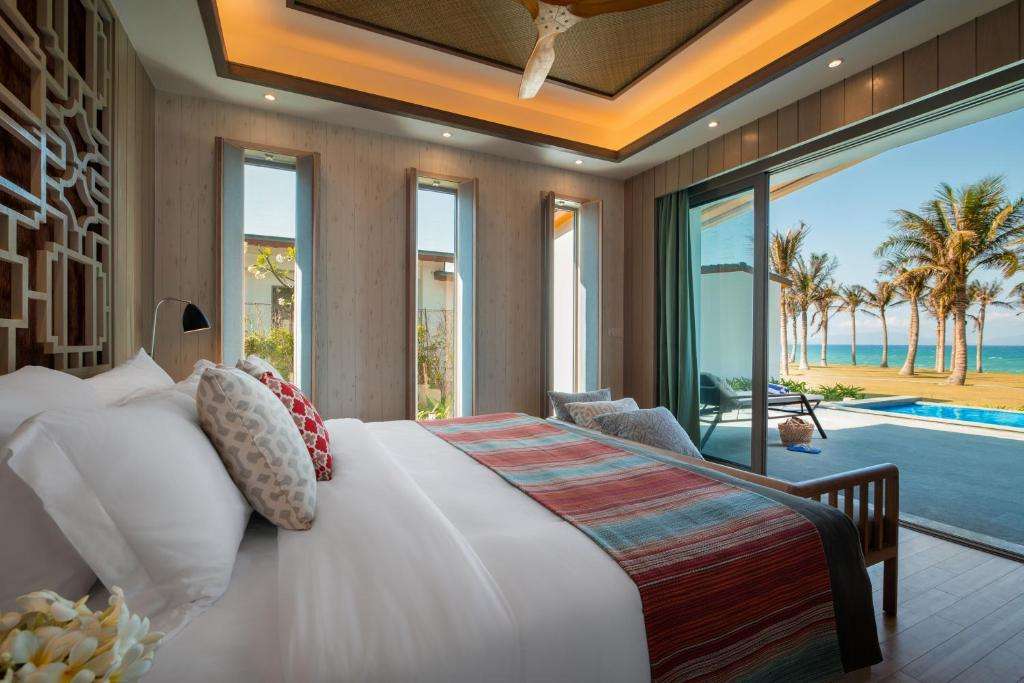 Phòng One Bedroom Beachfront Pool Villa tại Radisson Blu Resort Cam Ranh